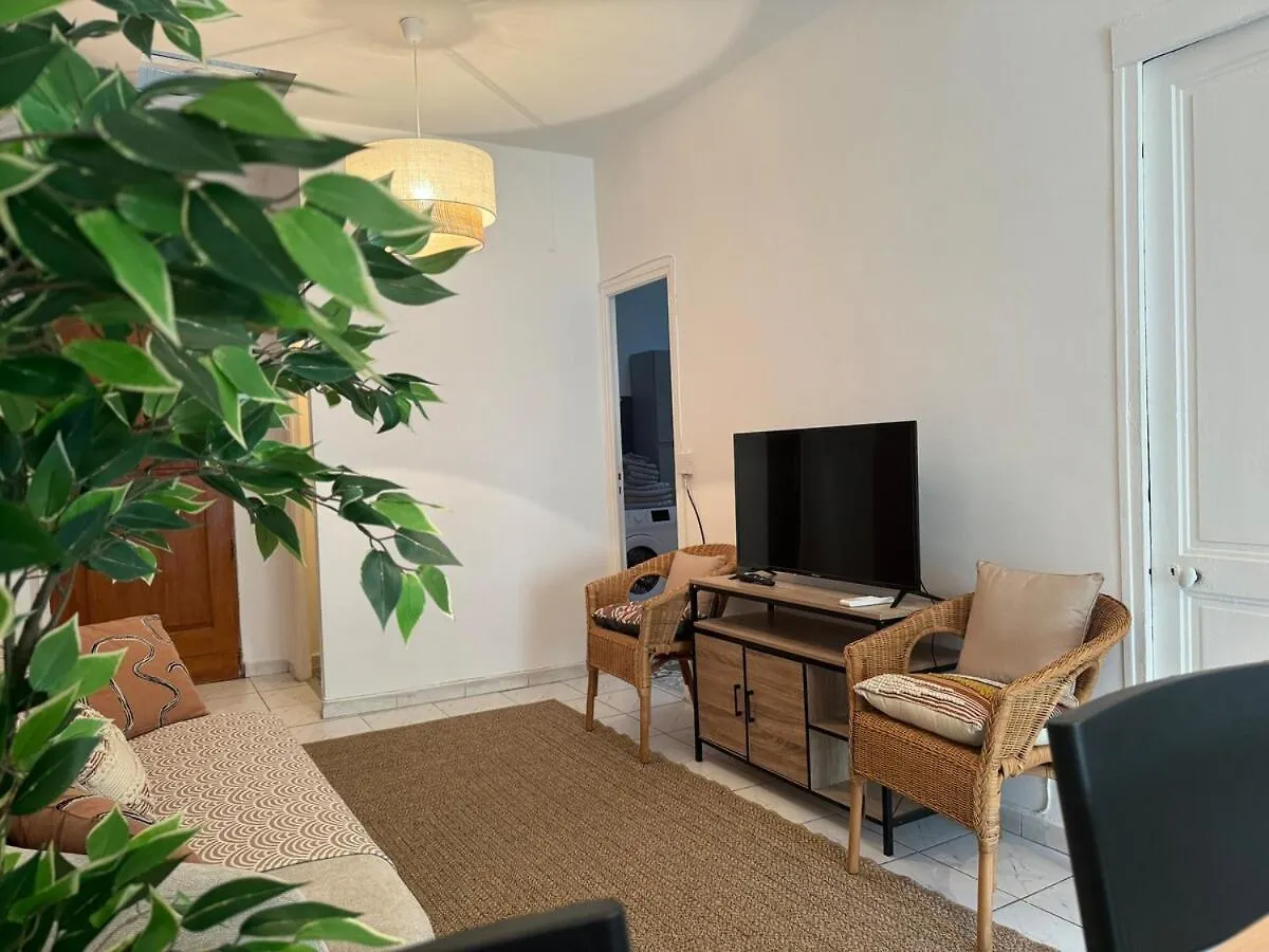 Ollie Des Carmes With Clim And Free Parking 300M Away Apartment Avignon 0*,  France